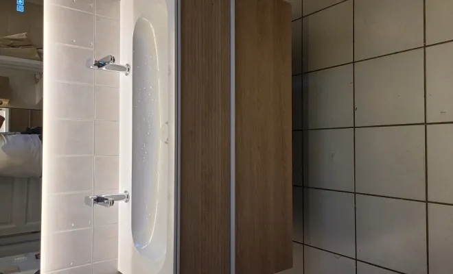 Pose de meubles de salle de bain dans une maison à Portes-lès-Valence